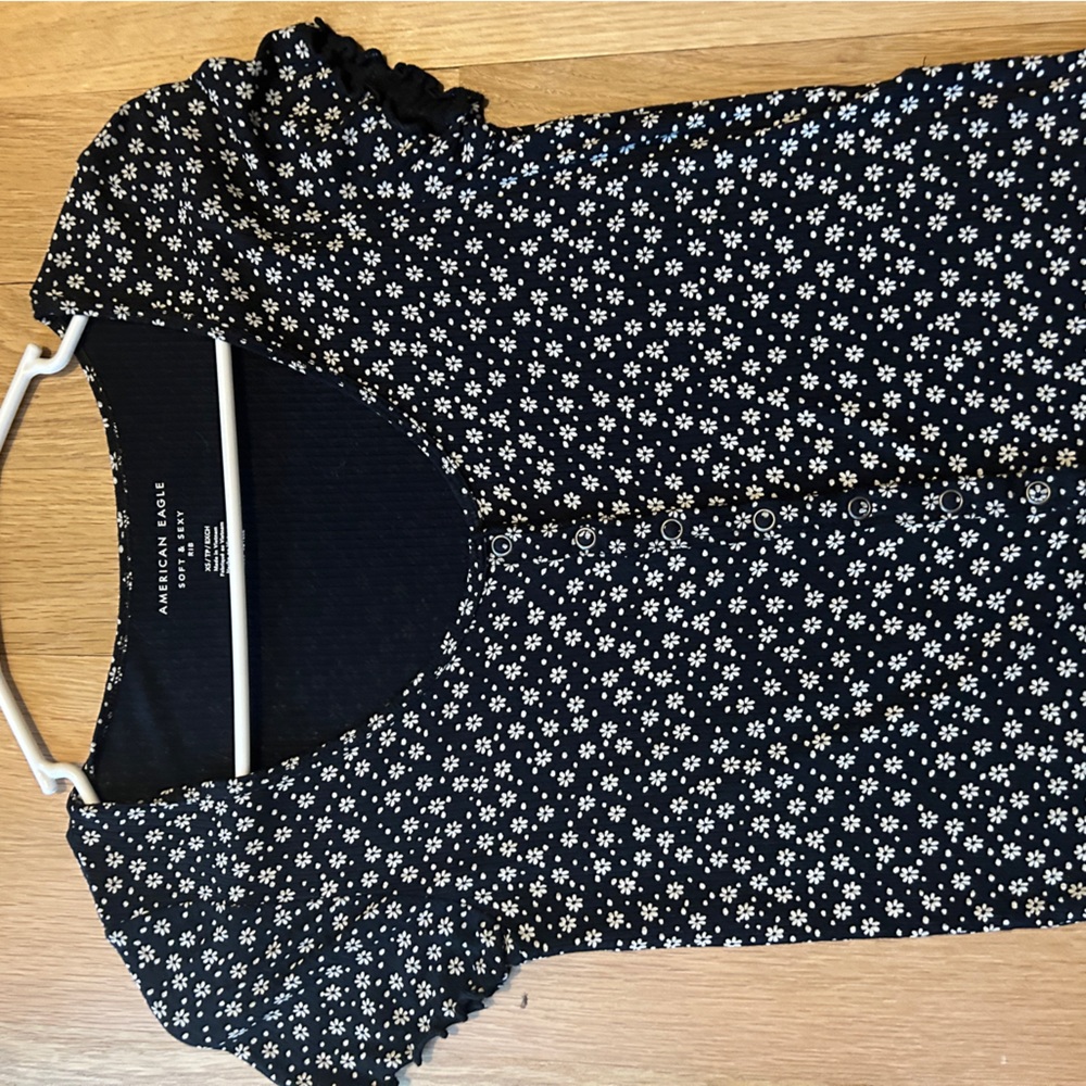 ribbed ends and sleeves, soft lightweight floral